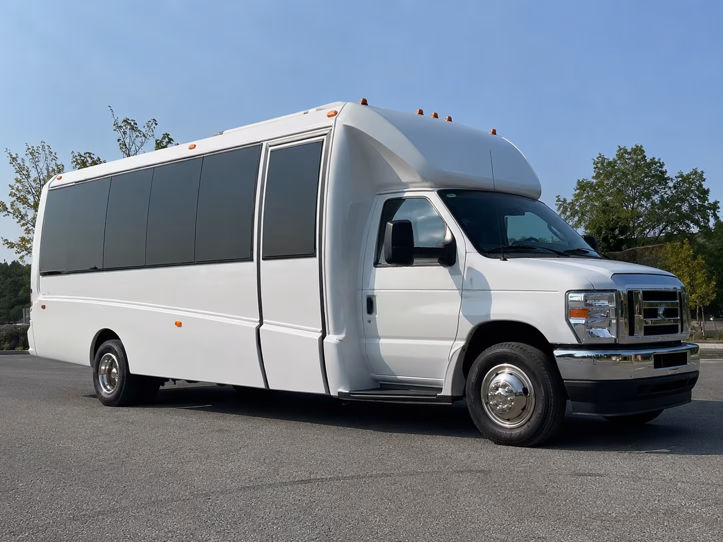 Glendale Birthday, Sweet 16, & Quinceañera Transportation group transportation