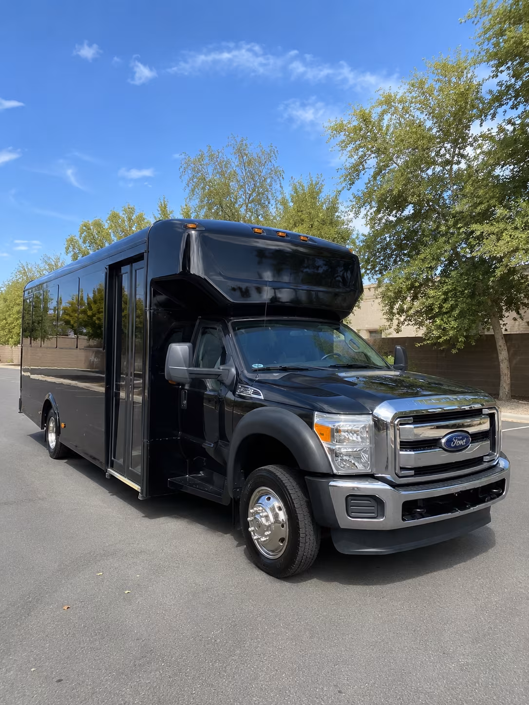 Goodyear Winery Tour & Pub Crawl Transportation